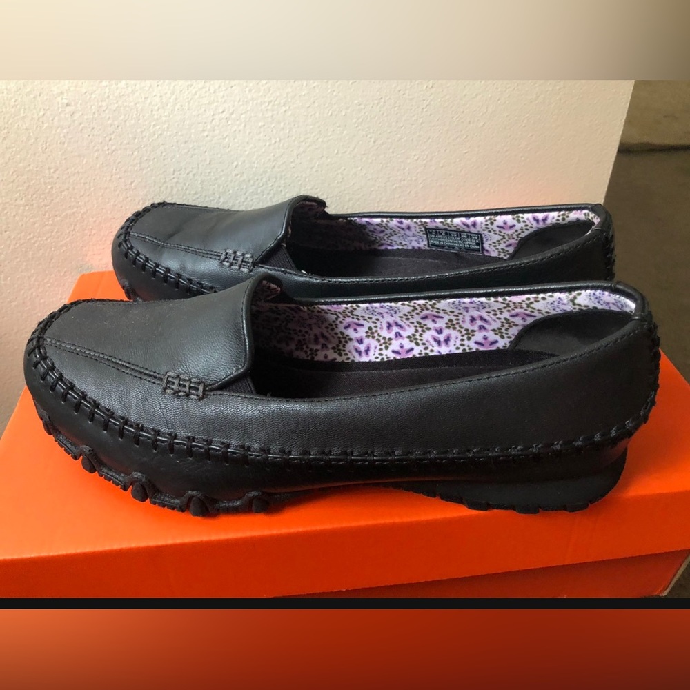 Brand new, never worn, sketchers memory foam slip on loafer